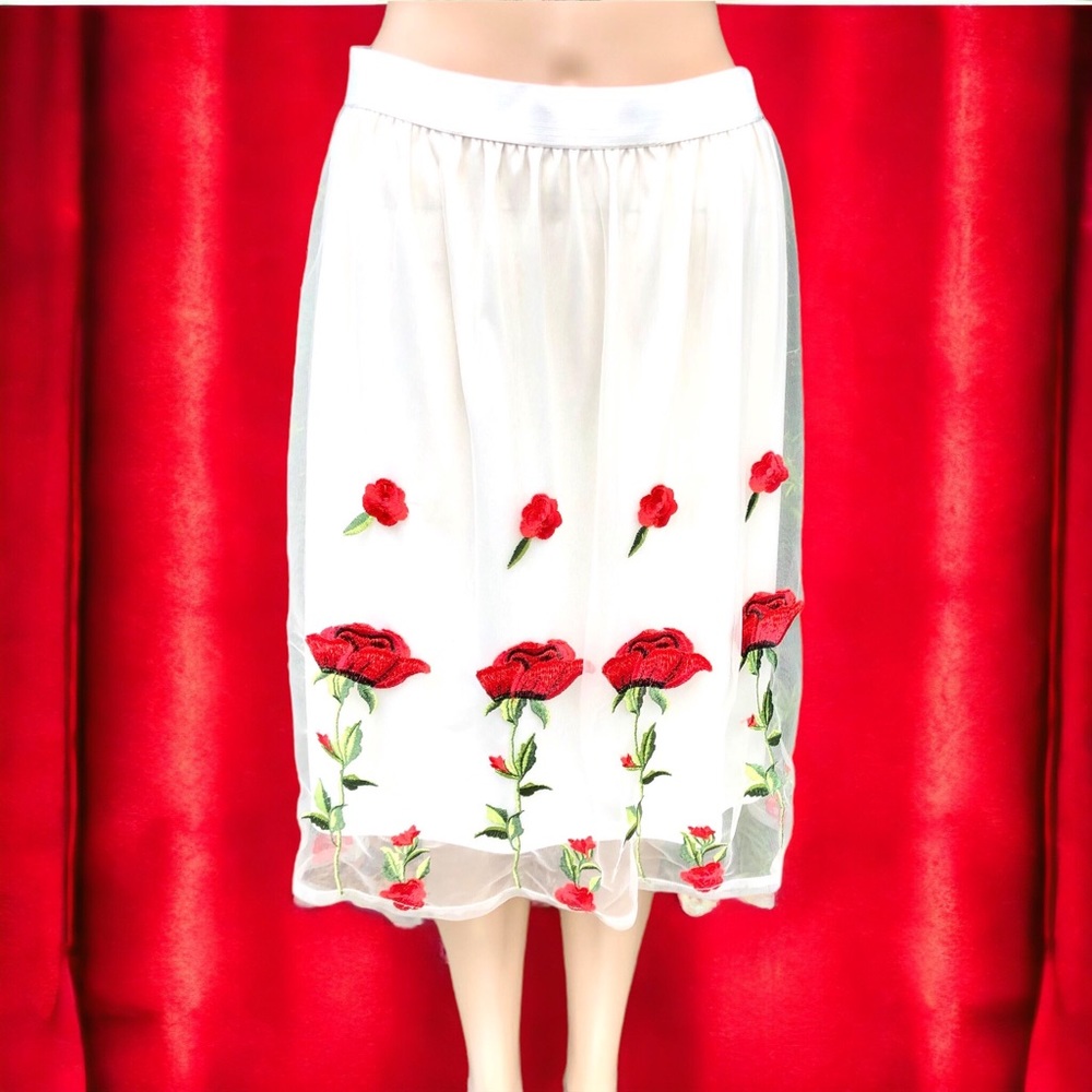 Over Kleshas NWT very light cream skirt with tulle overlay and red flowers sz L
